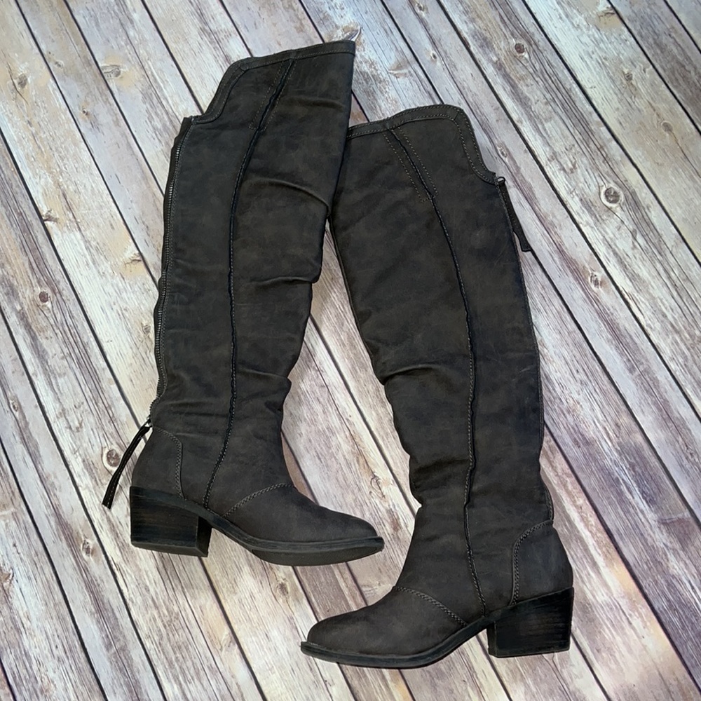 Size 6 Very G Tall Gray Boots
